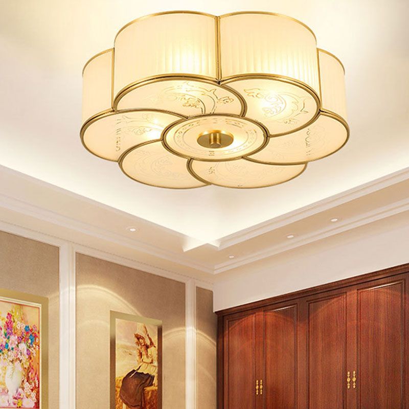 Lámpara de techo de cobre estilo retro colonial con montaje empotrado de vidrio blanco para dormitorio