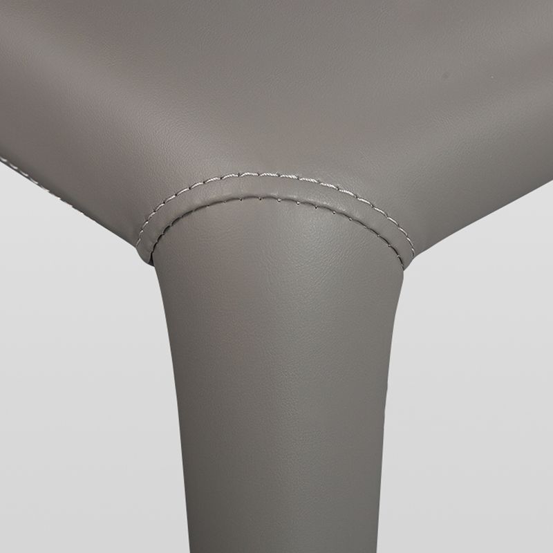 Chaise de bras de style de style ouule en cuir finition mate à manger simple