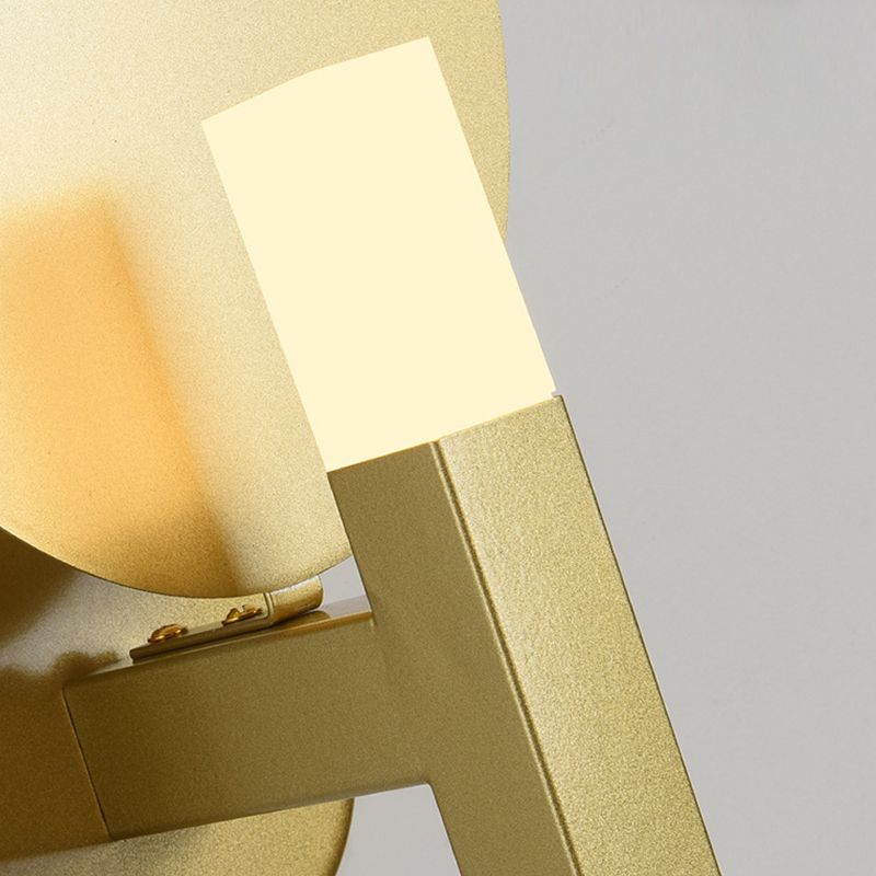 Modernism Single Wall Mounted Sconce Metallic Wall Light in Golden/Black Finish