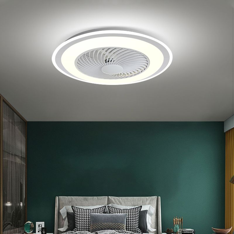 Runde Wohnheimraum LED Deckenventilator Metallic Nordic Semi Flush Mount Lighting