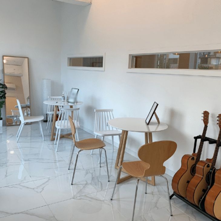 Chaises latérales de salle à manger en bois massif de Style moderne, chaise sans bras à dossier solide pour usage domestique
