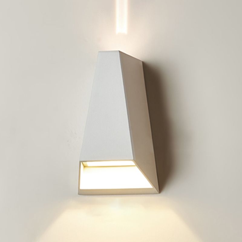 LED Modern Metal Wall Sconce Geometric Shape Wall Light with Glass Shade for Courtyard