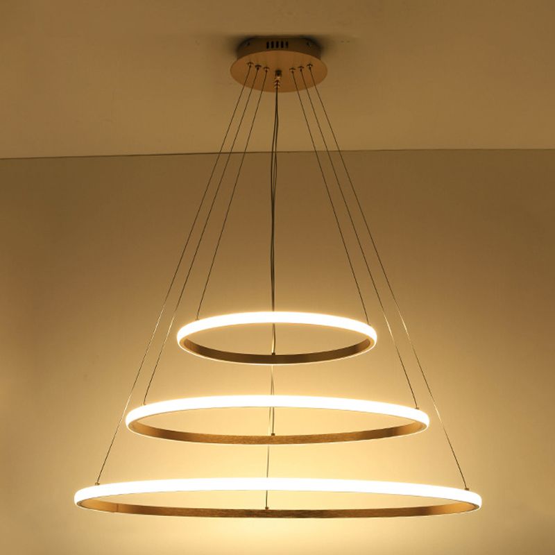 Fissaggio del lampadario minimalismo a 3 livelli lampadario a LED in metallo
