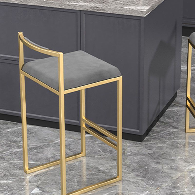 Glam Armlehnenloser Thekenhocker aus Eisen für Wohnzimmer, Barhocker mit Samtkissen, 1 Stück