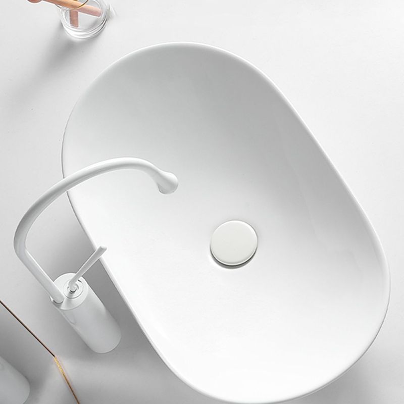 White Oval Vessel Sink Modern Style Porcelain Basin Sink with No Craftsmanship