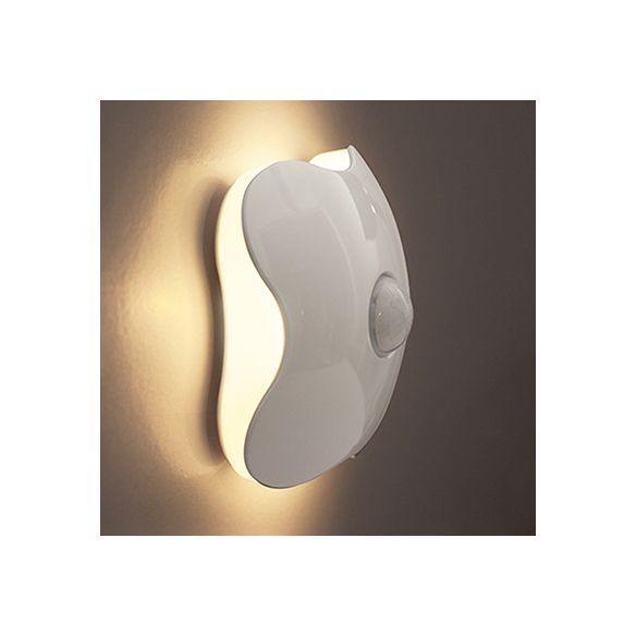 White Modern Square Wall Lamp Metal Wall Sconce for Kid Bedroom