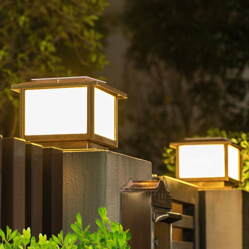 Contemporary LED Solar Lighting Fixture with Acrylic Shade for Garden