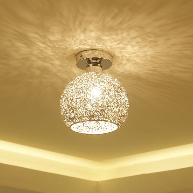 Romantic Globe Flush Mount Light 1 Head Metal und Clear Crystal Deckenleuchte in Chrome für Korridor