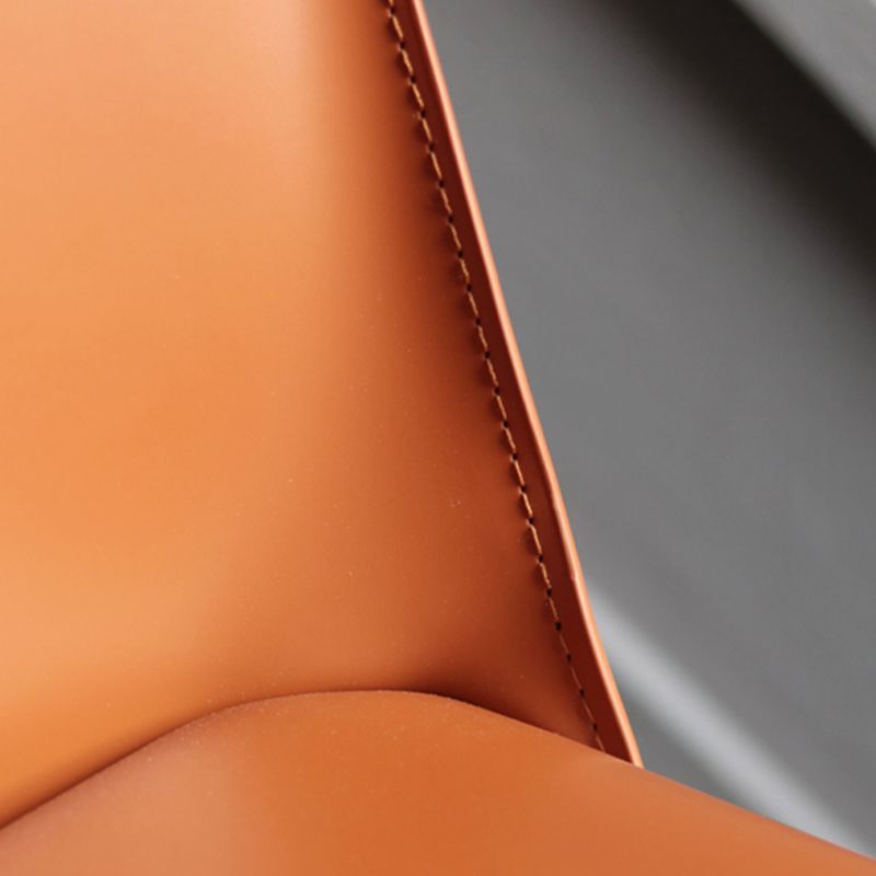 Silla sin brazos de comedor de metal moderno, silla lateral de comedor de cuero para uso en restaurantes