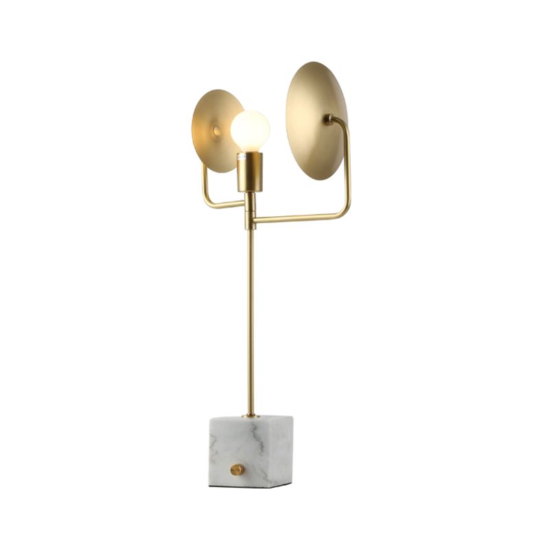 Gold Bare Lampe Tischbeleuchtung postmodern 1 Glühmarble Nachtlampe mit Metallschatten
