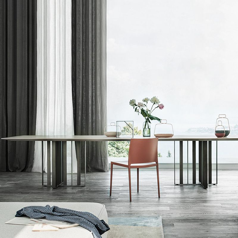 Mesa de comedor industrial de piedra sinterizada Mesa rectangular con pedestal doble de metal