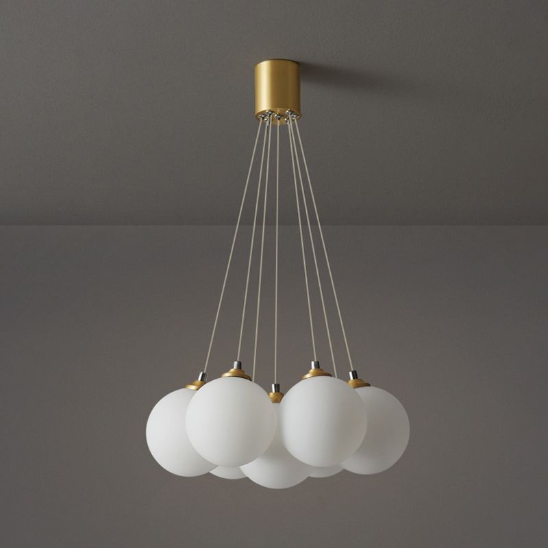 Moderne modische Globus Hanging Lampe Kupfer Innenheizlicht mit weißem Glasschatten