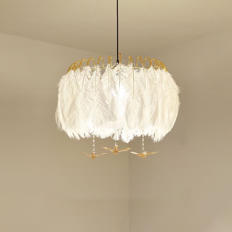Lampada del lampadario in metallo piuma Lampada minimalista a 4 teste lampada sospensione camera da letto in bianco