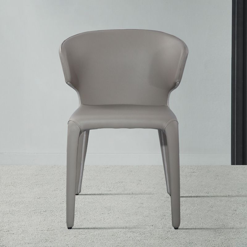 Chaise de bras de style de style ouule en cuir finition mate à manger simple