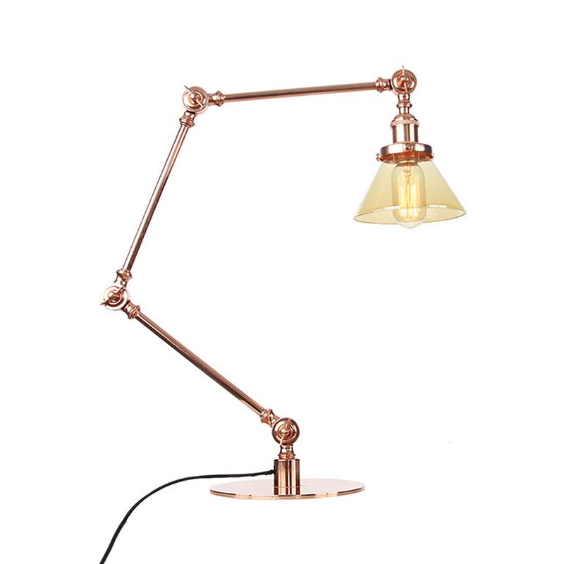 Table conique de style industriel clair Ambre / verre transparent et métal 1 lampe de table de chambre à coucher légère avec bras réglable en noir / laiton