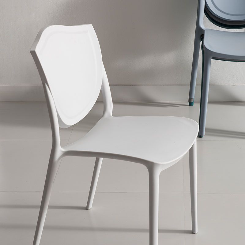 Scandinavische armloze open rugstoelen plastic eetkamerstoelen voor thuisgebruik