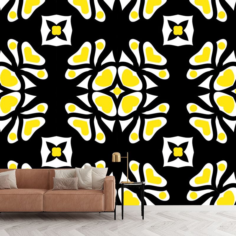 Abstract Petals Mural Wallpaper Bohemian Smooth Wall Decor in Yellow-White on Black