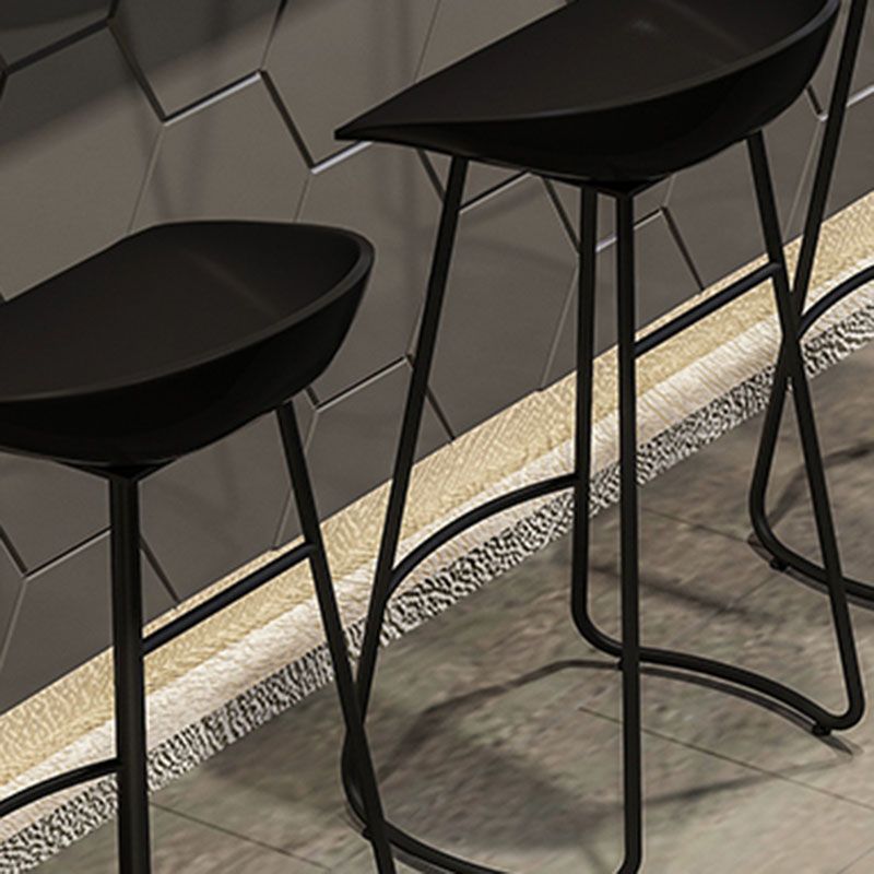 Modern Matte Finish Iron Bar Stool Footrest Milk Tea Shop Stool