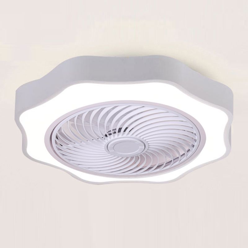 Éclairage de ventilateur de plafond en métal floral