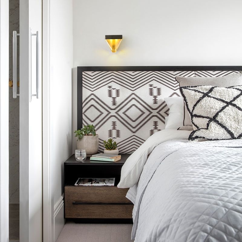 Modern Minimalist Style Geometric Wall Mounted Light Fixture Crystal 1 Light Wall Sconces for Bedroom