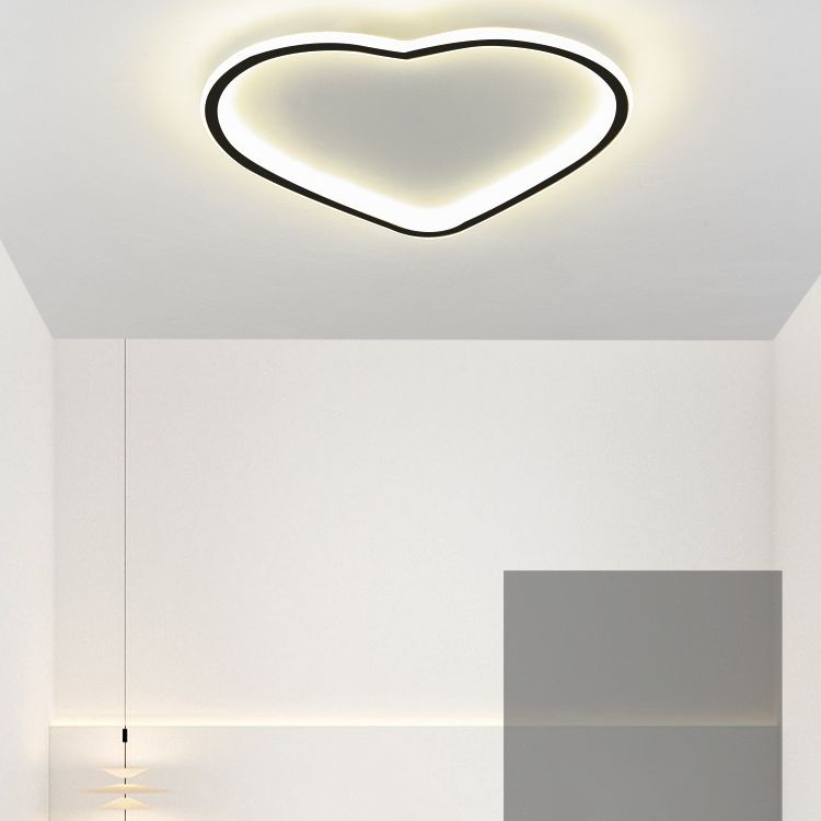 Plafonnier LED minimaliste moderne en aluminium en forme de cœur avec abat-jour en acrylique