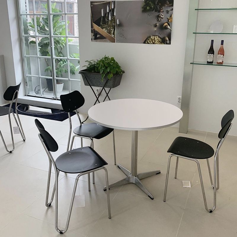 Modern MDF Round Dining Table Standard White Dining Table with Pedestal Base
