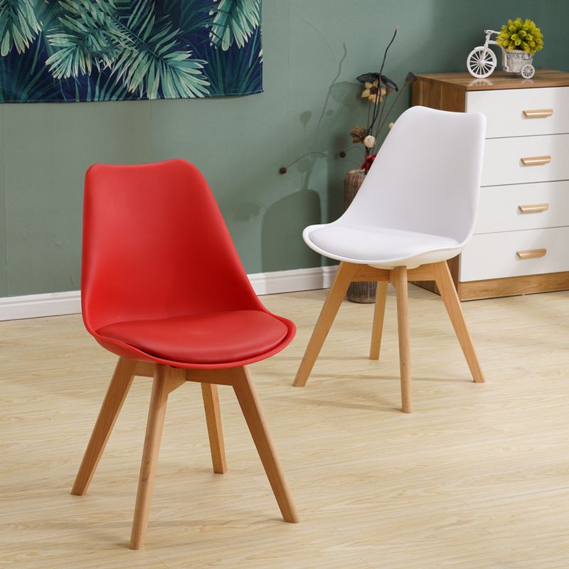 Sedia da casa scandinava sedia da pranzo in plastica in plastica con gambe in legno