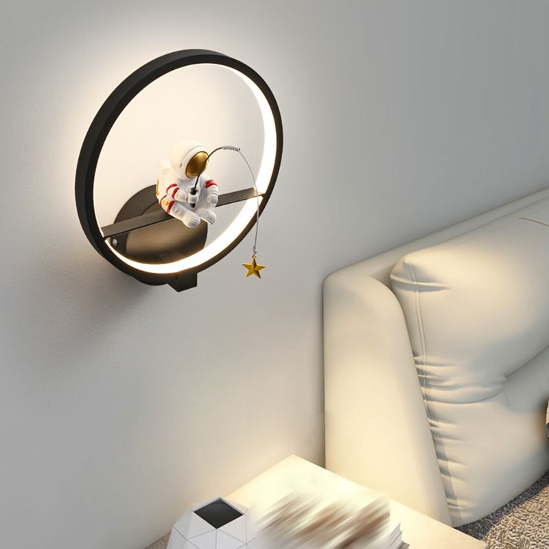 Modern Style Wall Light Creative Astronaut LED Wall Sconce Light for Bedroom