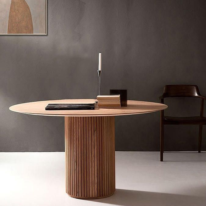 Round Pedestal Modern Dining Table Wood Color Fixed Table with Solid Wood