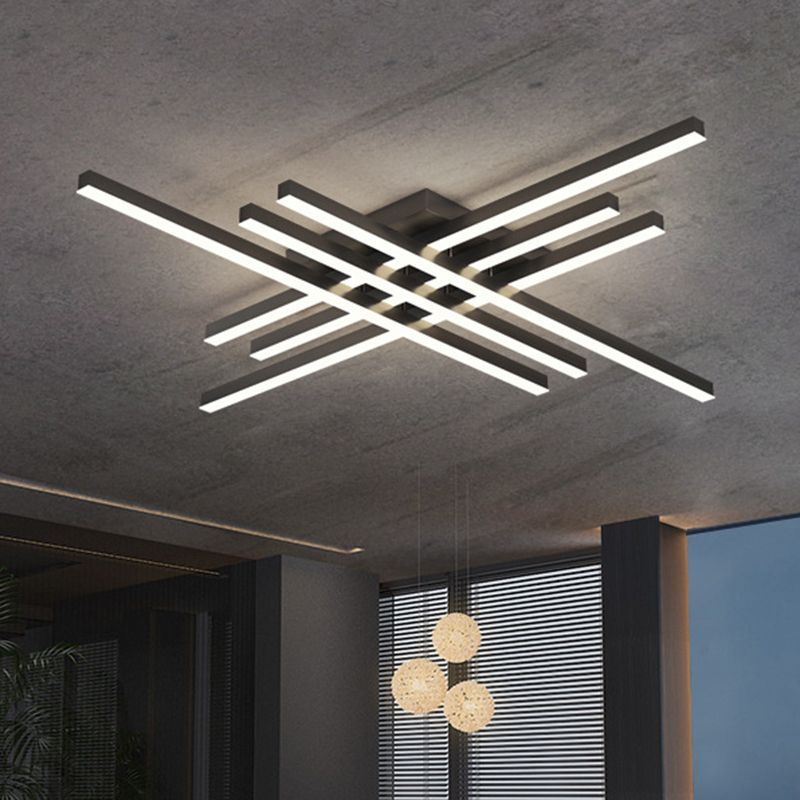Luz empotrable de techo LED para sala de estar de metal Simplicity con iluminación semi-cruzada en color negro