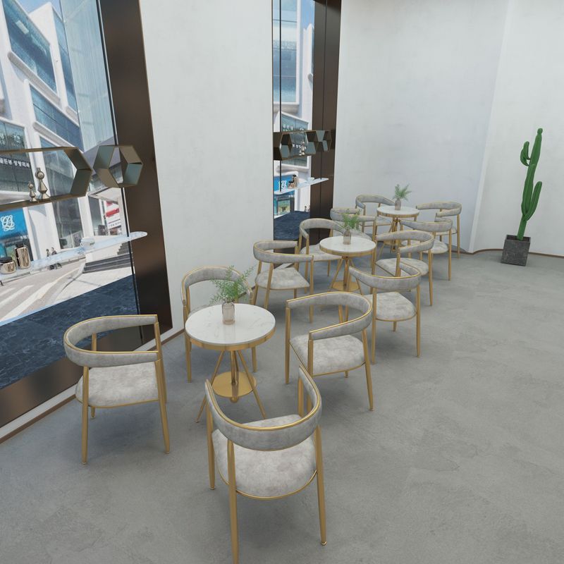 Silla de comedor de metal Glam, sillas laterales de comedor de terciopelo sin brazos para uso doméstico