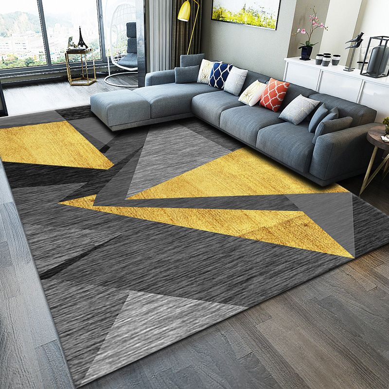 Grey Tone Modern Indoor Rug Polyester Triangle Print Rug Stain Resistant Area Rug for Living Room