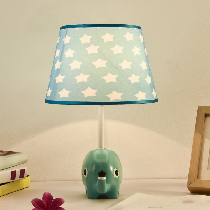 Luz de mesa de mesa de dibujos animados Lámpara de noche de tela de niños de 1 luces con elefante de resina en azul