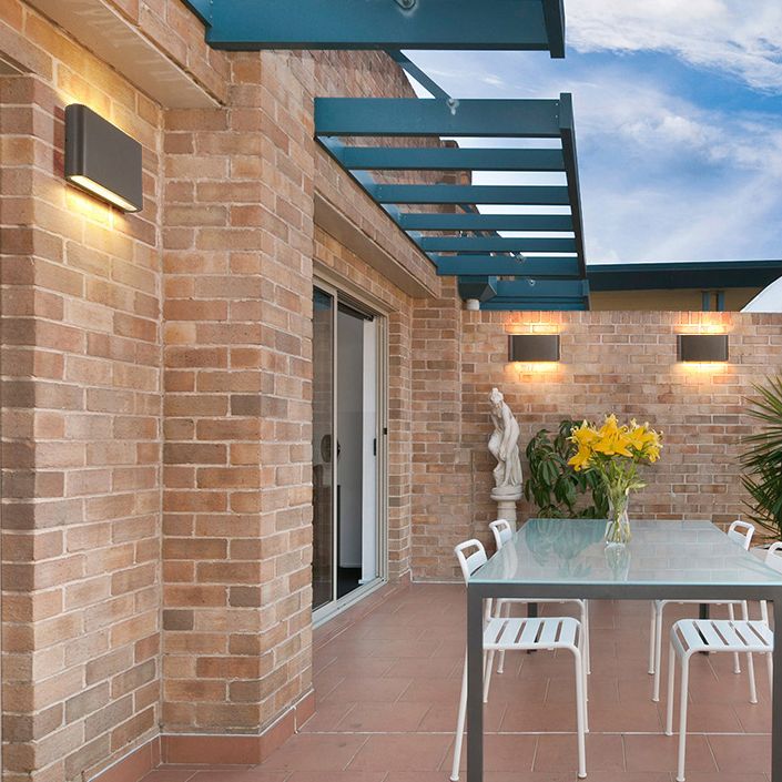 Splicle de pared LED de aluminio negro con esmerilado estilo moderno estilo de montaje en pared impermeable al aire libre