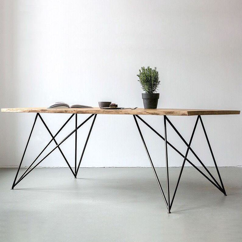 Table de salle à manger de luxe traditionnelle table en bois massif avec 4 jambes en métal