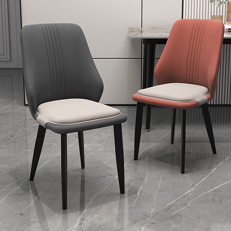 Chaises de salle à manger en cuir de style moderne, chaises latérales de salle à manger sans bras à dos solide