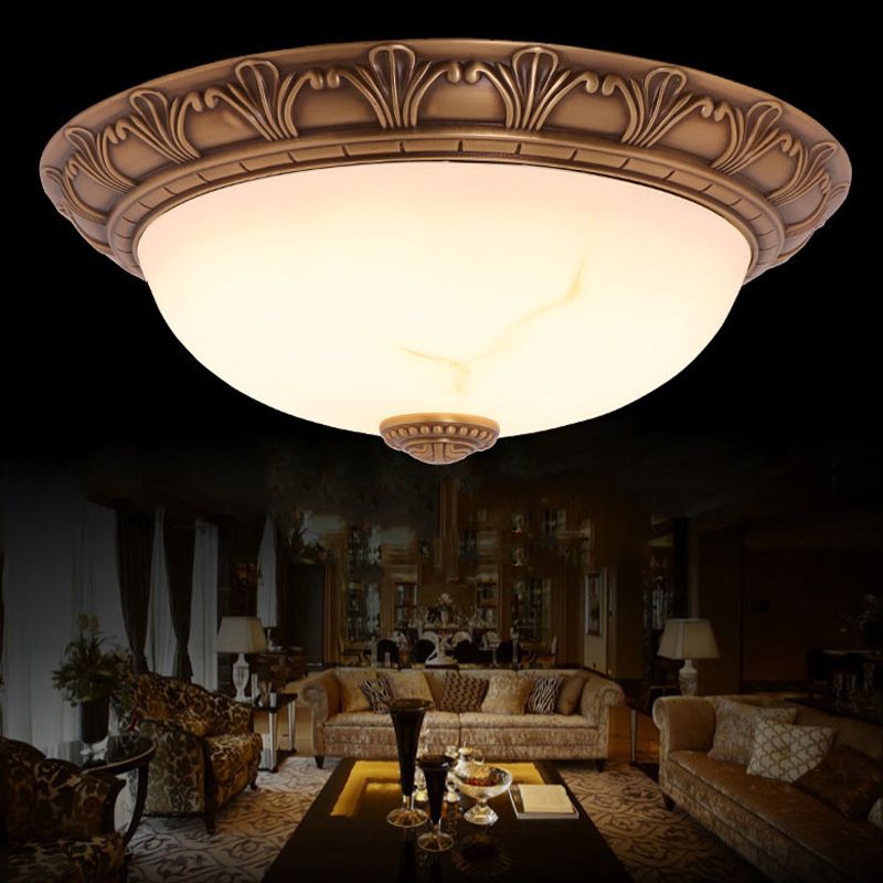 Installation encastrée de style classique avec abat - jour en verre plafonnier encastré en laiton pour les espaces intérieurs