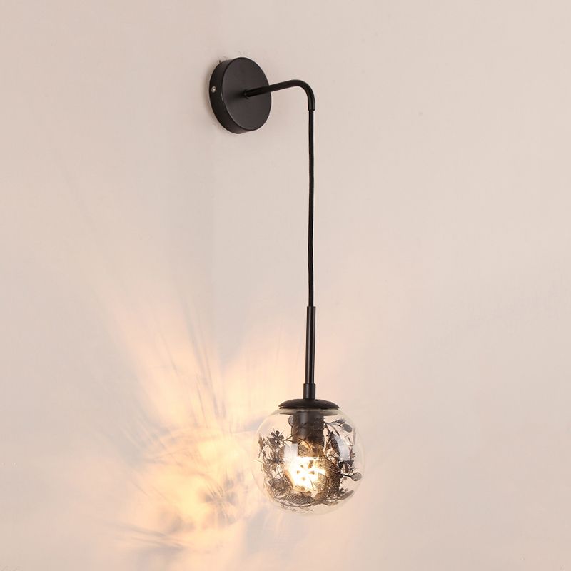 Duidelijke glazen orb -schaduw Wandlicht met bloem deco doek winkel 1 licht moderne hangende wandlamp in zilver/goud
