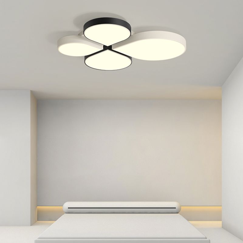 Plafonnier LED en acrylique à 4 lumières de style moderne et concis, plafonnier géométrique en fer laqué