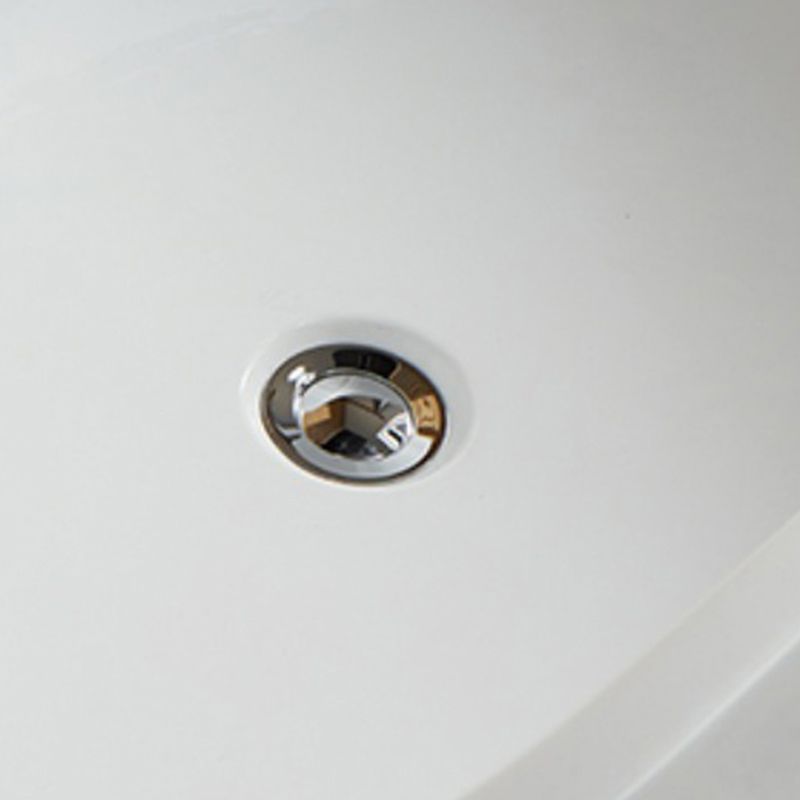 Contemporary Freestanding Soaking Bathtub Oval Slipper Acrylic Bathtub