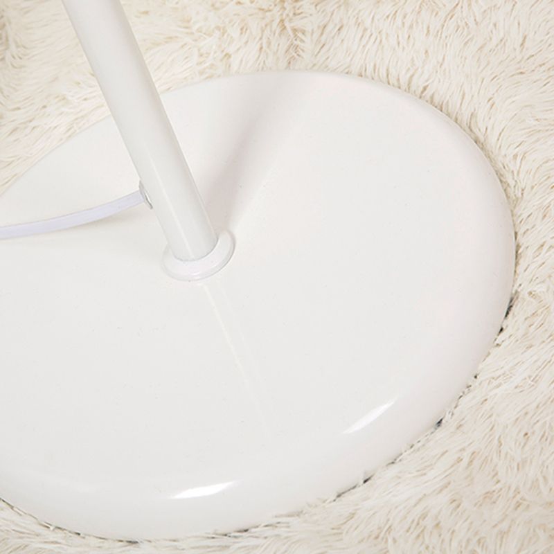 Luz de piso de lámpara de lámpara simple moderna con bulbo de macarrón con sombra de tela para dormitorio