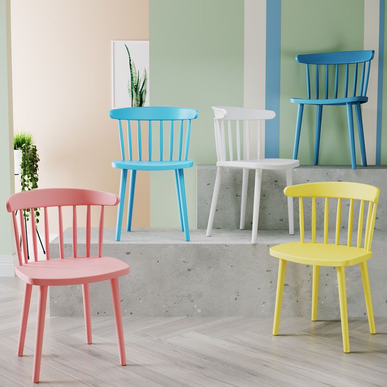 Sillas acrílicas modernas para interiores y exteriores Silla auxiliar de comedor Windsor