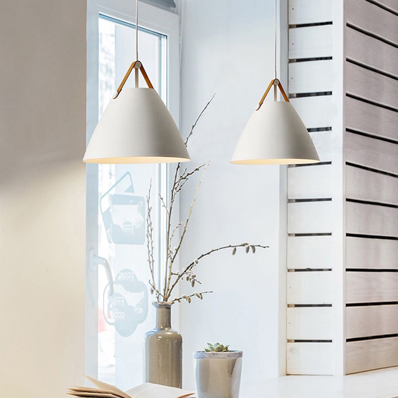 Forme du cône de style moderne Métal de lampe de suspension 1 Lumières éclairées pour le café