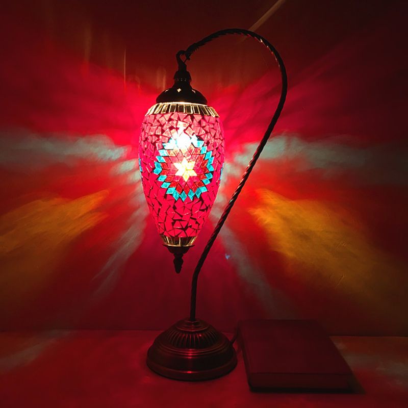 Bohemian Droplet Nightstand Light 1-Bulb Tachate Art Glass Night Lampe avec bras incurvé en rose / rouge