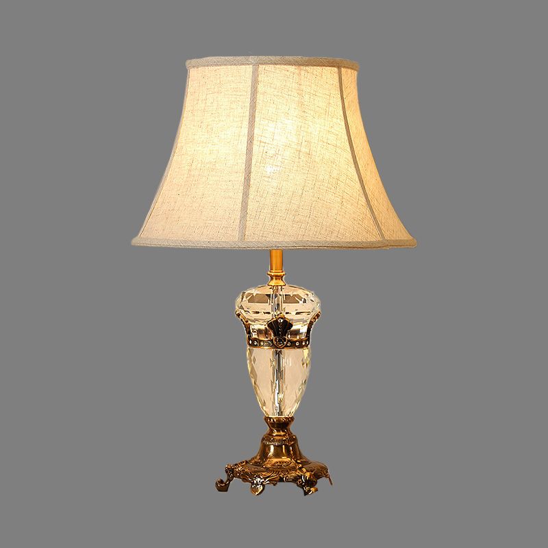 1 Kopf gebogener Stoff Schreibtisch Licht Modernismus Facetted Crystal Night Tischlampe in Beige