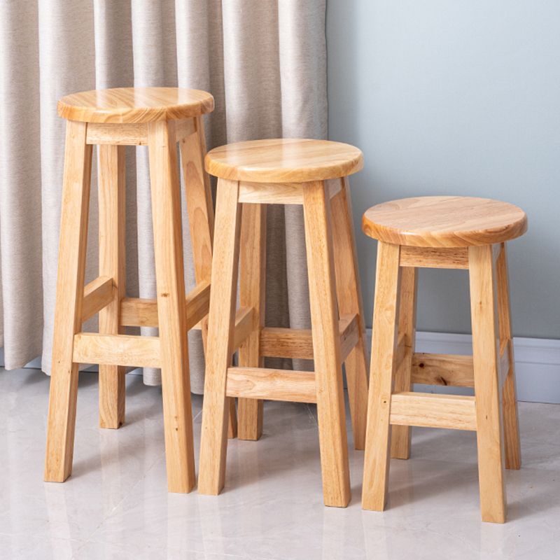 Taburete contemporáneo de barra de goma taburete de bar de interior con asiento de madera y reposapiés