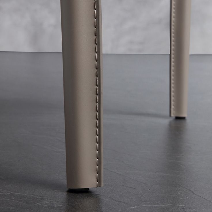 Sedia laterale del wingback moderna in pelle sedia da pranzo senza braccio con zampe metalliche