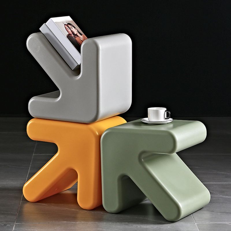 Scandinavian Geometric End Table 15.75" W x 13.78" D x 15.75" H Arrow-Shaped Side Table