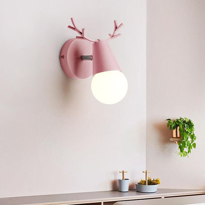 Metal Unique Shape Wall Lights Modern Style 1 Light Wall Sconce for Bedroom