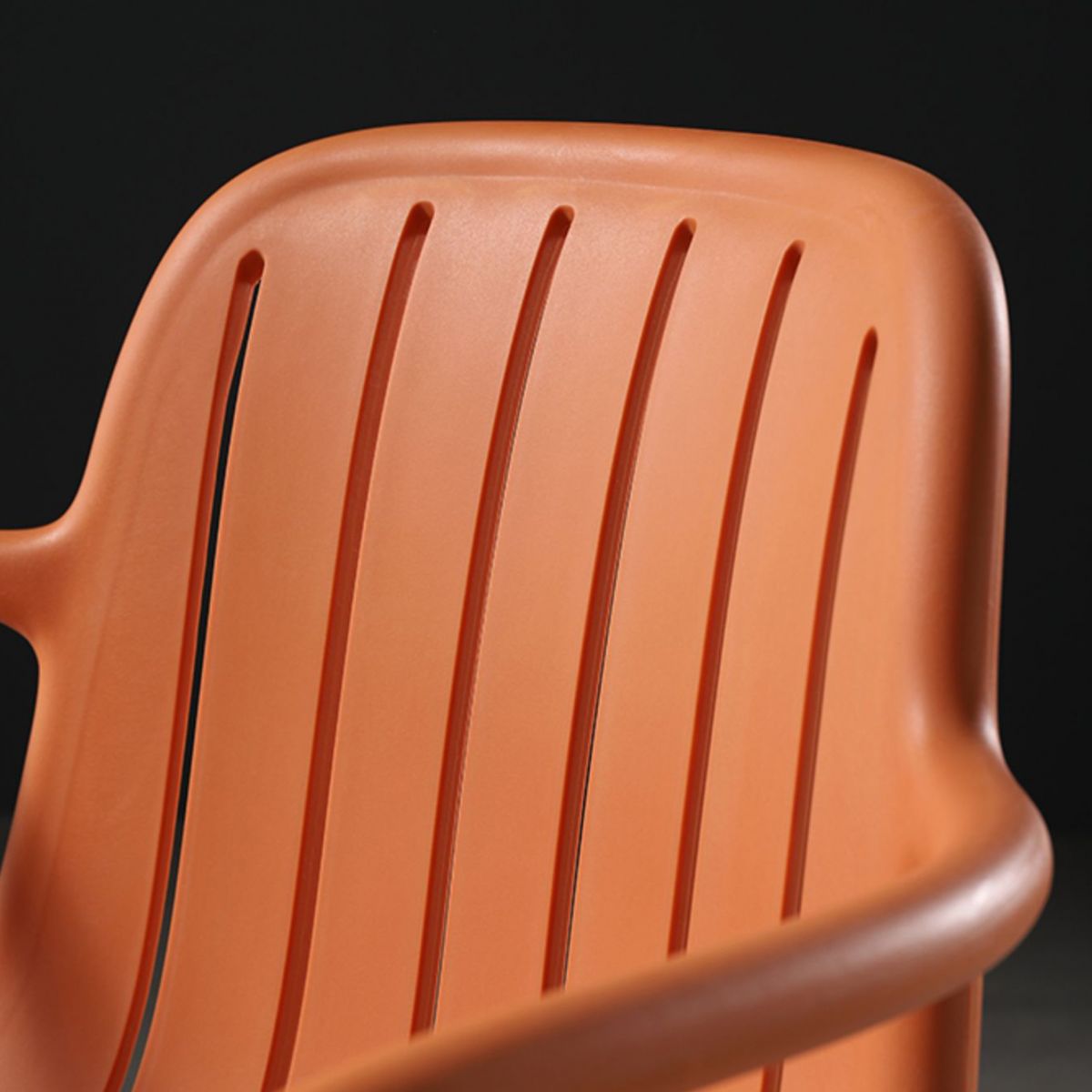 Chaise de salle à manger contemporaine en plastique, chaise latérale arrière Windsor pour usage domestique